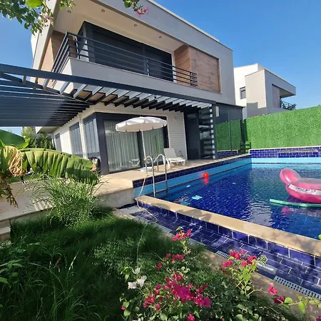 Villa Golden Life Family 2 *